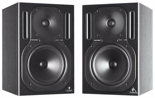 BEHRINGER Truth B2030A