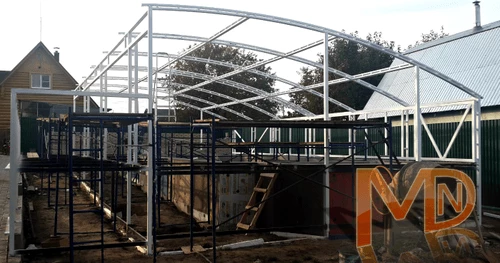 Монтаж стального навеса под бассейн